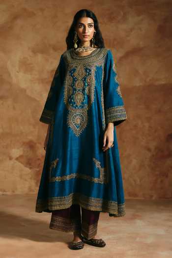 Aman Takyar Embroidered Long Kurta Set