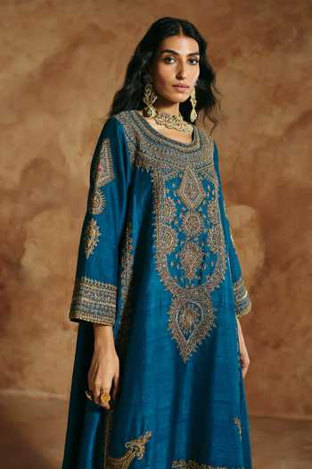 Shop_Aman Takyar_Teal Silk, Organza, Dupion Round Neck Embroidered Long Kurta Set _Online_at_Aza_Fashions