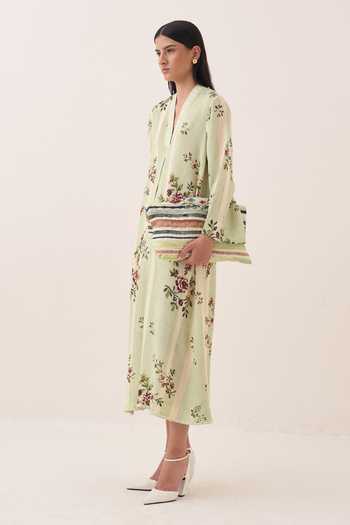 Ofrida Green Cotton V-neck Bagiya Print Slub Dress Online at Aza Fashions Ofrida_Green Cotton V-neck Bagiya Print Slub Dress _Online_at_Aza_Fashions