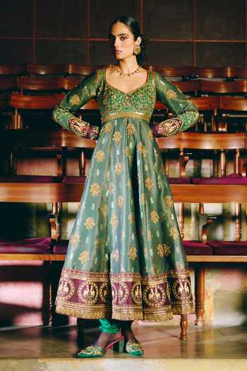 Aditi Gupta_Green Silk Sweetheart Neck Madhurya Lila Embroidered Anarkali Set _Online_at_Aza_Fashions