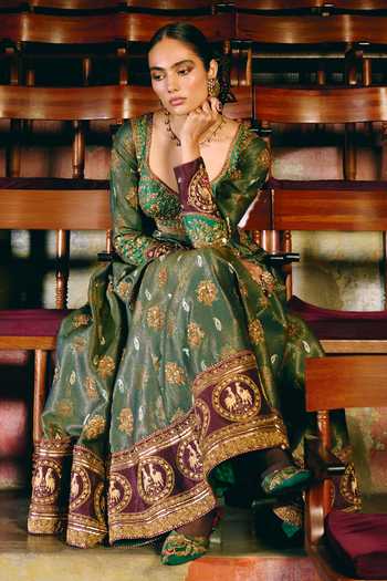Buy_Aditi Gupta_Green Silk Sweetheart Neck Madhurya Lila Embroidered Anarkali Set _Online_at_Aza_Fashions