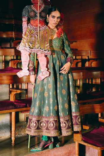 Buy_Aditi Gupta_Green Silk Sweetheart Neck Madhurya Lila Embroidered Anarkali Set 