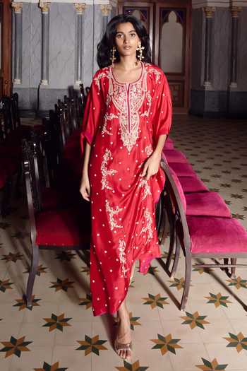 Anushree Reddy Flower Line Kaftan Set