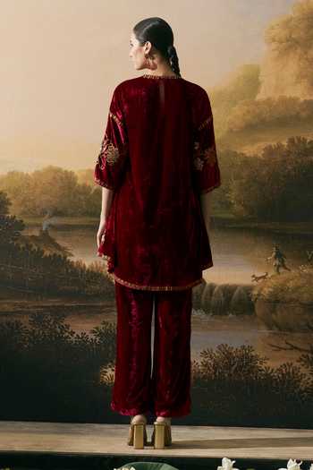 Chandrima Metallic Floral Embellished Short Kurta With Pant