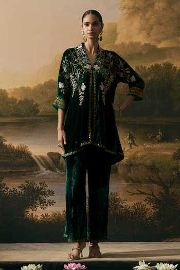 Chandrima Metallic Floral Embellished Kimono Tunic With Pant
