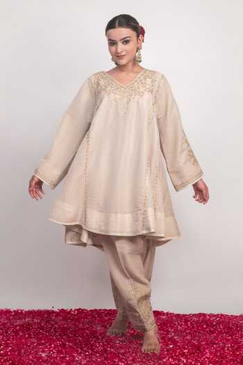 Daljit Sudan Embroidered Tissue Pheran Kurta & Salwar Set 