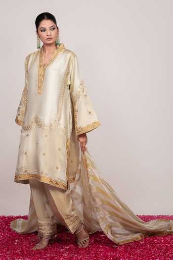 Buy Daljit Sudan Off White Satin, Tissue V-neck Ivory Embroidered Kurta Set With Striped Dupatta Online at Aza Fashions Buy_Daljit Sudan_Off White Satin, Tissue V-neck Ivory Embroidered Kurta Set With Striped Dupatta _Online_at_Aza_Fashions