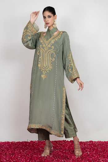 Daljit Sudan Grey Silk, Cotton V-neck Powder Mukaish Embroidered Kurta Set Online at Aza Fashions Daljit Sudan_Grey Silk, Cotton V-neck Powder Mukaish Embroidered Kurta Set _Online_at_Aza_Fashions