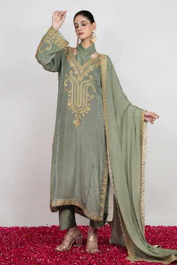 Buy Daljit Sudan Grey Silk, Cotton V-neck Powder Mukaish Embroidered Kurta Set Buy_Daljit Sudan_Grey Silk, Cotton V-neck Powder Mukaish Embroidered Kurta Set