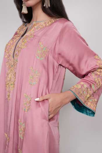 Daljit Sudan Pink Satin, Organza Split V-neck Double Color Embroidered Kurta Pant Set at Aza Fashions Daljit Sudan_Pink Satin, Organza Split V-neck Double Color Embroidered Kurta Pant Set _at_Aza_Fashions