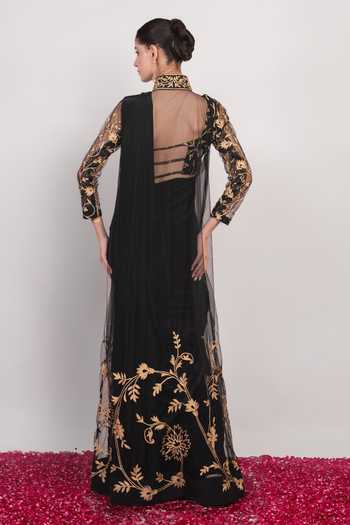 Daljit Sudan Embroidered Carbon Saree Set With Net Jacket 