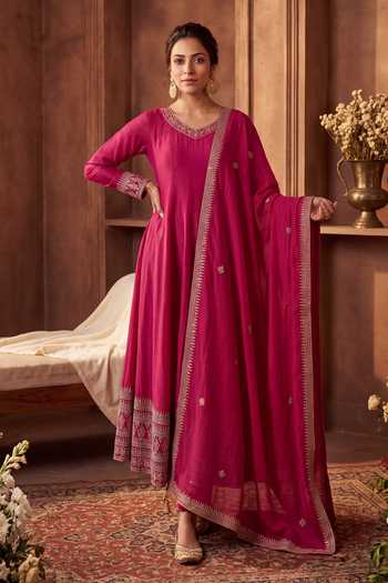 Khwaab By Sanjana Lakhani V Neck Anarkali Set 