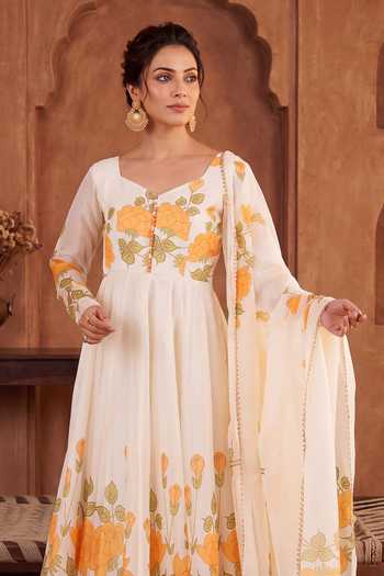Shop Khwaab By Sanjana Lakhani White Organza, Silk Square Neck Floral Pattern Anarkali Set Online at Aza Fashions Shop_Khwaab By Sanjana Lakhani_White Organza, Silk Square Neck Floral Pattern Anarkali Set _Online_at_Aza_Fashions