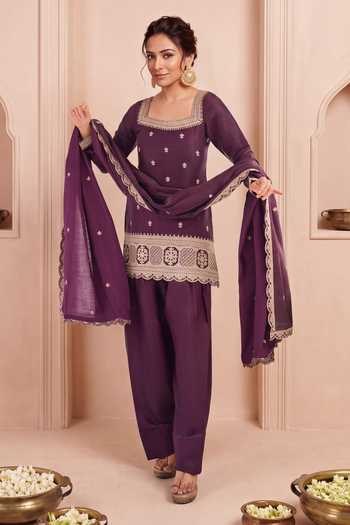 Khwaab By Sanjana Lakhani Embroidered Short Kurta Set 