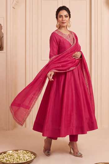 Khwaab By Sanjana Lakhani Pink Silk V-neck, Yes Hand Embroidered Anarkali Kurta Set Online at Aza Fashions Khwaab By Sanjana Lakhani_Pink Silk V-neck, Yes Hand Embroidered Anarkali Kurta Set _Online_at_Aza_Fashions