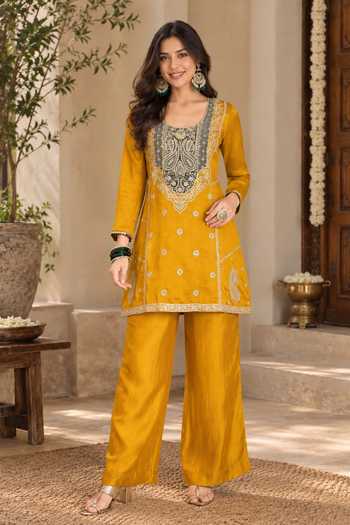 Jhambthreads_Yellow Silk Scoop Neck Paisley Embroidered Kurta Set _Online_at_Aza_Fashions