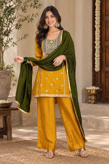 Jhambthreads Paisley Embroidered Kurta Set 