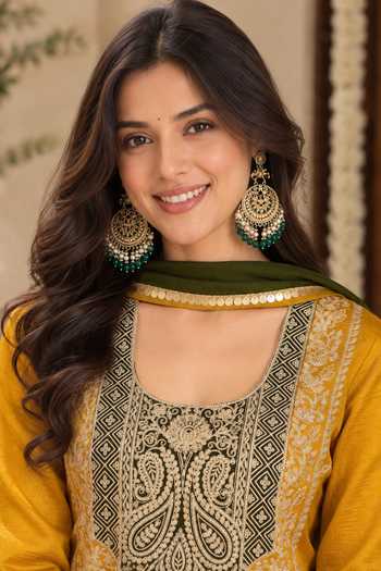 Buy_Jhambthreads_Yellow Silk Scoop Neck Paisley Embroidered Kurta Set _Online_at_Aza_Fashions