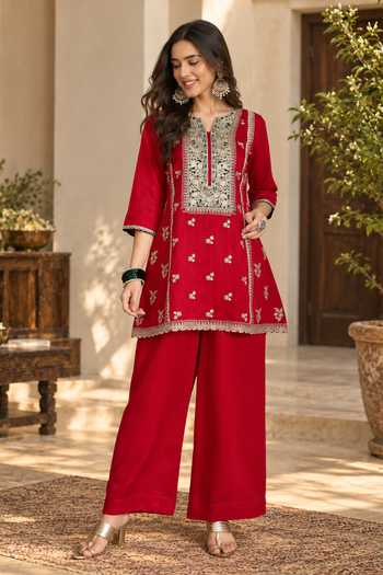 Jhambthreads_Red Silk V-neck Placement Embroidered Kurta Set _Online_at_Aza_Fashions
