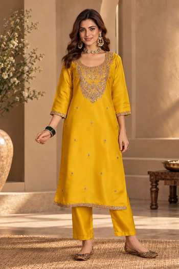 Shop Jhambthreads Yellow Round Neck, Yes Silk Thread Embroidered Kurta Set Online at Aza Fashions Shop_Jhambthreads_Yellow Round Neck, Yes Silk Thread Embroidered Kurta Set _Online_at_Aza_Fashions