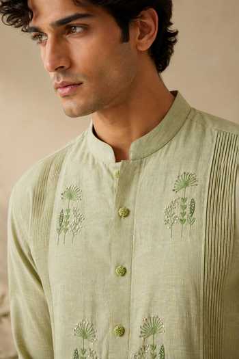 Mayank Modi - Men Green Linen Matcha And Wild Meadow Embroidered Kurta Set Online at Aza Fashions Mayank Modi - Men_Green Linen Matcha And Wild Meadow Embroidered Kurta Set _Online_at_Aza_Fashions