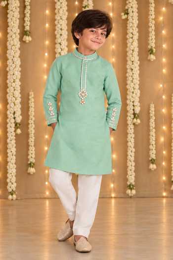 MI Dulce An'Ya Embroidered Kurta Set