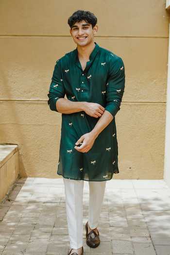 Un-Cuffed Dragonfly Embroidered Kurta Set 