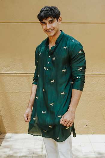 Buy Un-Cuffed Green Silk, Muslin, Cotton Dragonfly Embroidered Kurta Set Online at Aza Fashions Buy_Un-Cuffed_Green Silk, Muslin, Cotton Dragonfly Embroidered Kurta Set _Online_at_Aza_Fashions