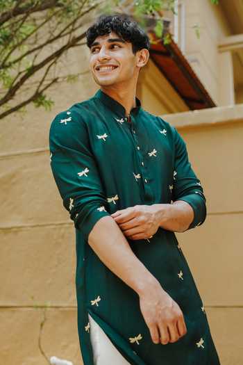Shop Un-Cuffed Green Silk, Muslin, Cotton Dragonfly Embroidered Kurta Set Online at Aza Fashions Shop_Un-Cuffed_Green Silk, Muslin, Cotton Dragonfly Embroidered Kurta Set _Online_at_Aza_Fashions