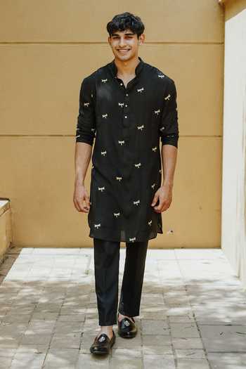 Un-Cuffed Embroidered Kurta Set 