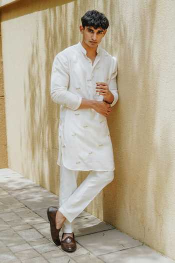Shop Un-Cuffed Cream Silk, Cotton, Muslin Embroidered Kurta Set Online at Aza Fashions Shop_Un-Cuffed_Cream Silk, Cotton, Muslin Embroidered Kurta Set _Online_at_Aza_Fashions