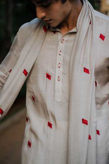 Un-Cuffed Beige Silk, Muslin, Cotton Embroidered Kurta Set With Stole Online at Aza Fashions Un-Cuffed_Beige Silk, Muslin, Cotton Embroidered Kurta Set With Stole _Online_at_Aza_Fashions