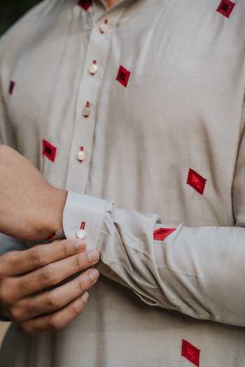 Buy Un-Cuffed Beige Silk, Muslin, Cotton Embroidered Kurta Set With Stole Online at Aza Fashions Buy_Un-Cuffed_Beige Silk, Muslin, Cotton Embroidered Kurta Set With Stole _Online_at_Aza_Fashions