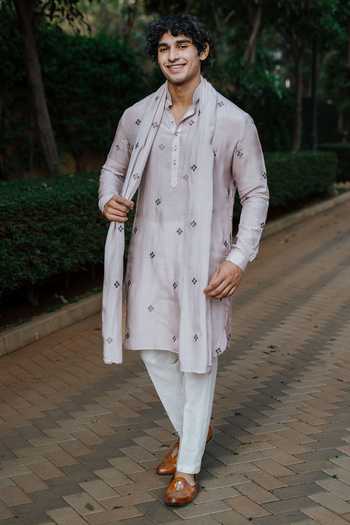 Un-Cuffed Embroidered Kurta Set 
