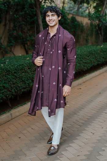 Un-Cuffed Thread Work Kurta Set 
