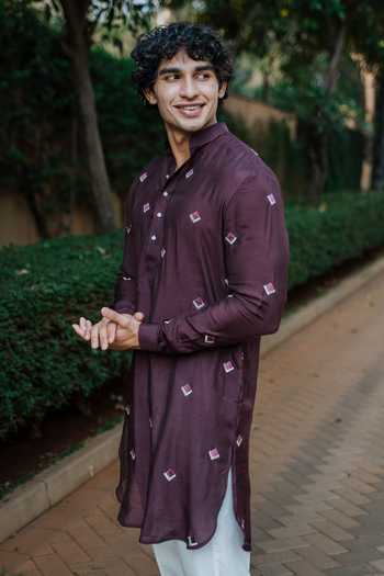 Buy Un-Cuffed Purple Silk, Muslin, Cotton Thread Work Kurta Set Online at Aza Fashions Buy_Un-Cuffed_Purple Silk, Muslin, Cotton Thread Work Kurta Set _Online_at_Aza_Fashions