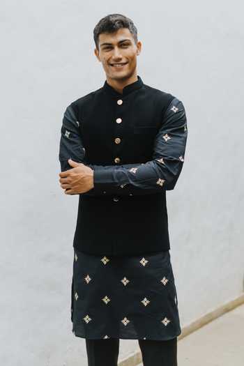 Shop Un-Cuffed Black Viscose, Silk, Muslin, Cotton Zari Work Bundi And Kurta Set Online at Aza Fashions Shop_Un-Cuffed_Black Viscose, Silk, Muslin, Cotton Zari Work Bundi And Kurta Set _Online_at_Aza_Fashions