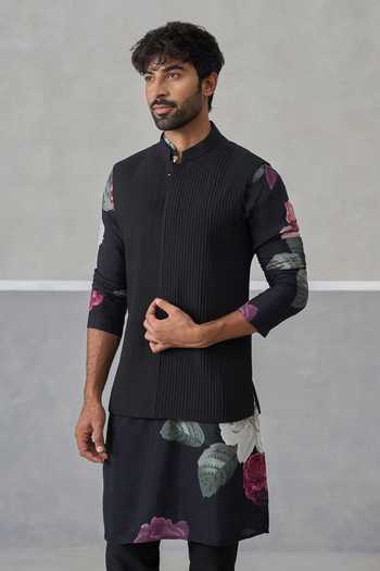 Buy Un-Cuffed Black Silk, Cotton, Muslin Pleated Bundi And Printed Kurta Set Online at Aza Fashions Buy_Un-Cuffed_Black Silk, Cotton, Muslin Pleated Bundi And Printed Kurta Set _Online_at_Aza_Fashions