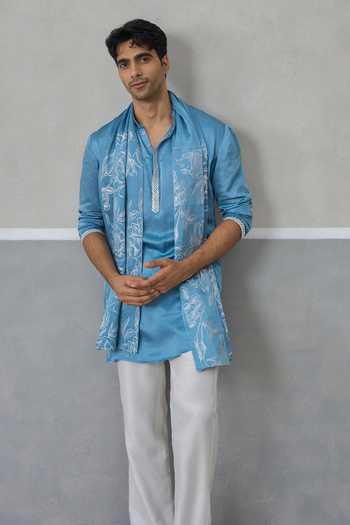 Un-Cuffed Textured Panelled Kurta Set 