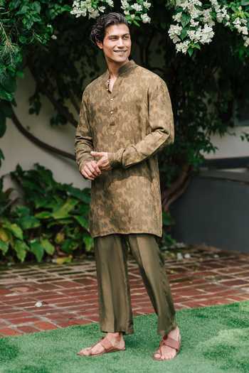 Un-Cuffed Jacquard Woven Kurta Set 