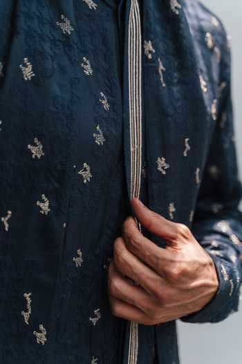 Buy Un-Cuffed Navy Silk, Muslin, Cotton Embroidered Kurta Set With Stole Online at Aza Fashions Buy_Un-Cuffed_Navy Silk, Muslin, Cotton Embroidered Kurta Set With Stole _Online_at_Aza_Fashions