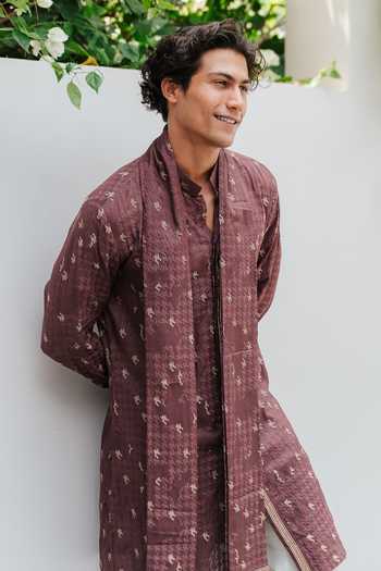 Un-Cuffed Thread Embroidered Kurta Set 