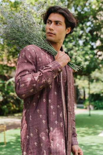 Shop Un-Cuffed Maroon Silk, Muslin, Cotton Thread Embroidered Kurta Set Online at Aza Fashions Shop_Un-Cuffed_Maroon Silk, Muslin, Cotton Thread Embroidered Kurta Set _Online_at_Aza_Fashions