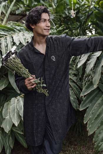 Un-Cuffed Textured Woven Kurta Set 