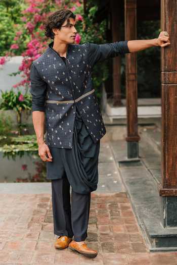 Un-Cuffed Embroidered Bundi & Kurta Set 
