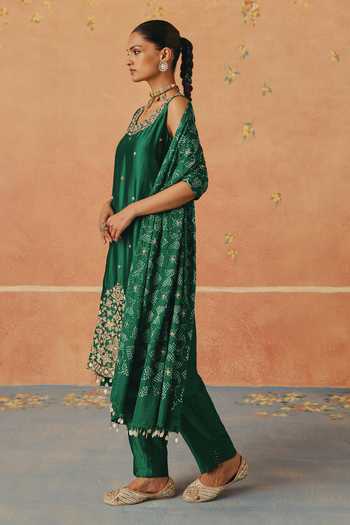 Buy_Pink City By Sarika_Emerald Green Silk, Chanderi Scoop Neck, Yes Panna Phool Embroidered Kurta Set _Online_at_Aza_Fashions