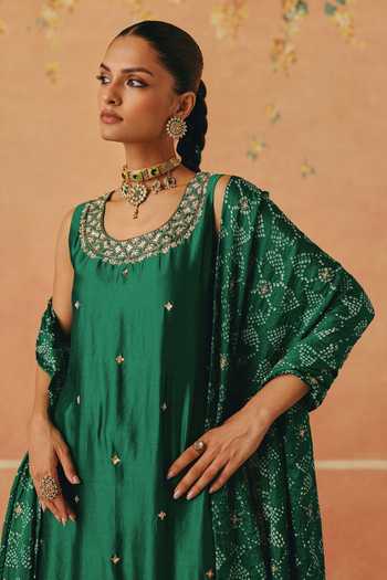 Pink City By Sarika_Emerald Green Silk, Chanderi Scoop Neck, Yes Panna Phool Embroidered Kurta Set _at_Aza_Fashions