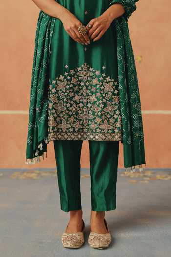 Buy_Pink City By Sarika_Emerald Green Silk, Chanderi Scoop Neck, Yes Panna Phool Embroidered Kurta Set 