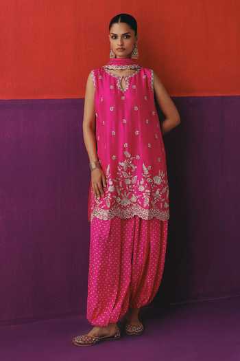 Pink City By Sarika Rani Gulab Embroidered Kurta Set 