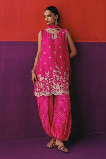 Buy_Pink City By Sarika_Pink Silk, Chanderi Keyhole Neck Rani Gulab Embroidered Kurta Set _Online_at_Aza_Fashions